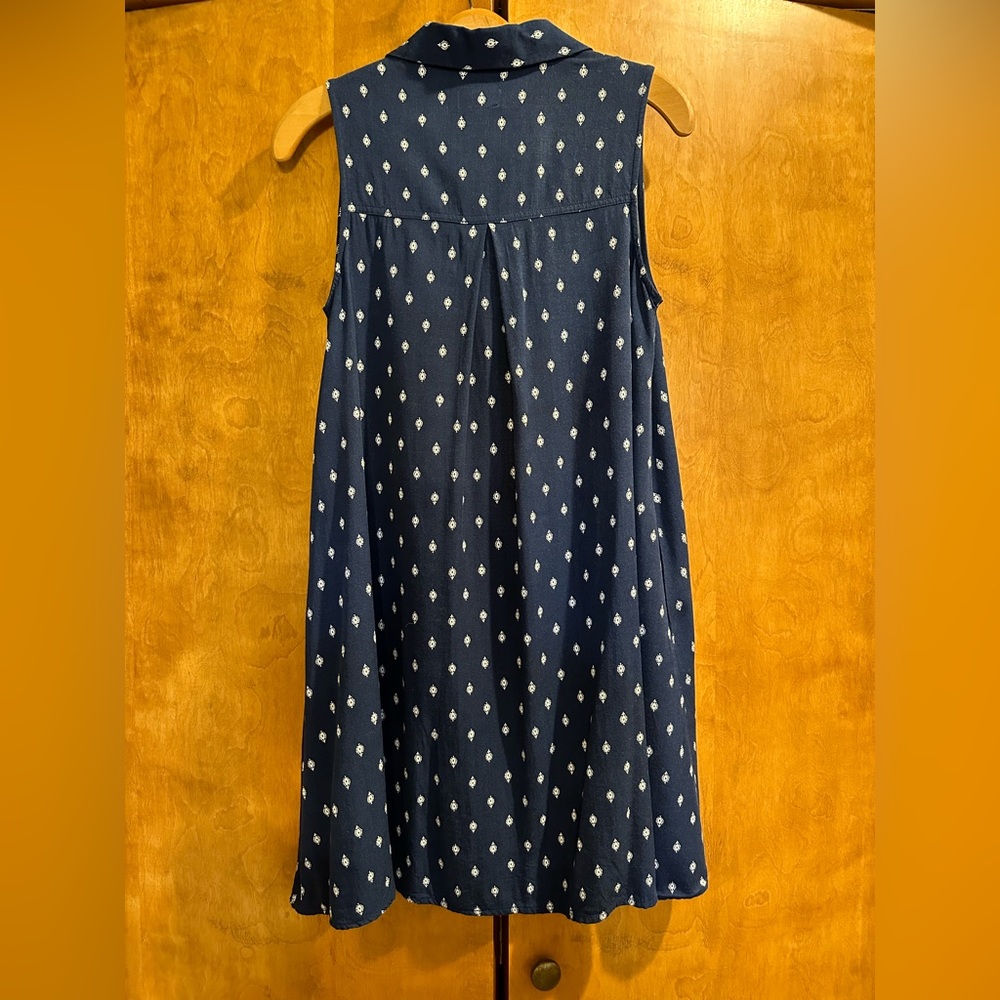 Old Navy and white, above knee dress. Small - Picture 13 of 15